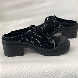 Lug sole platform 90’s sneaker mules